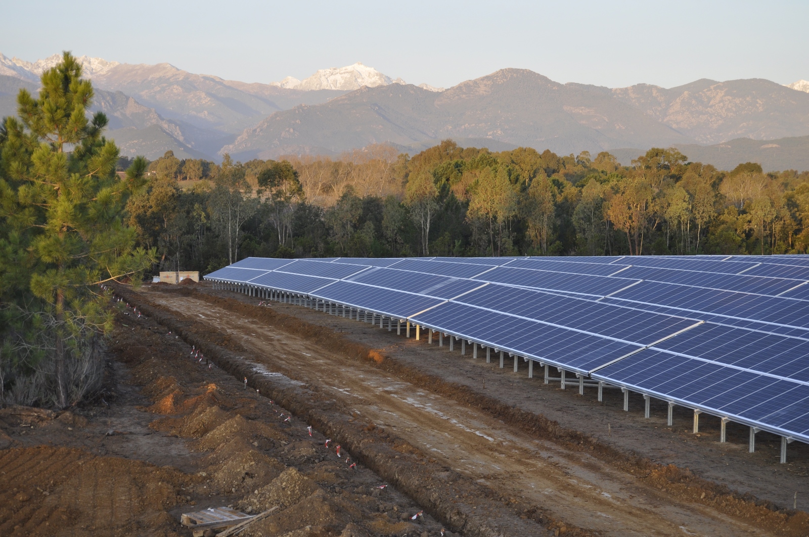 Centrale photovoltaïque d'Aléria, en Corse