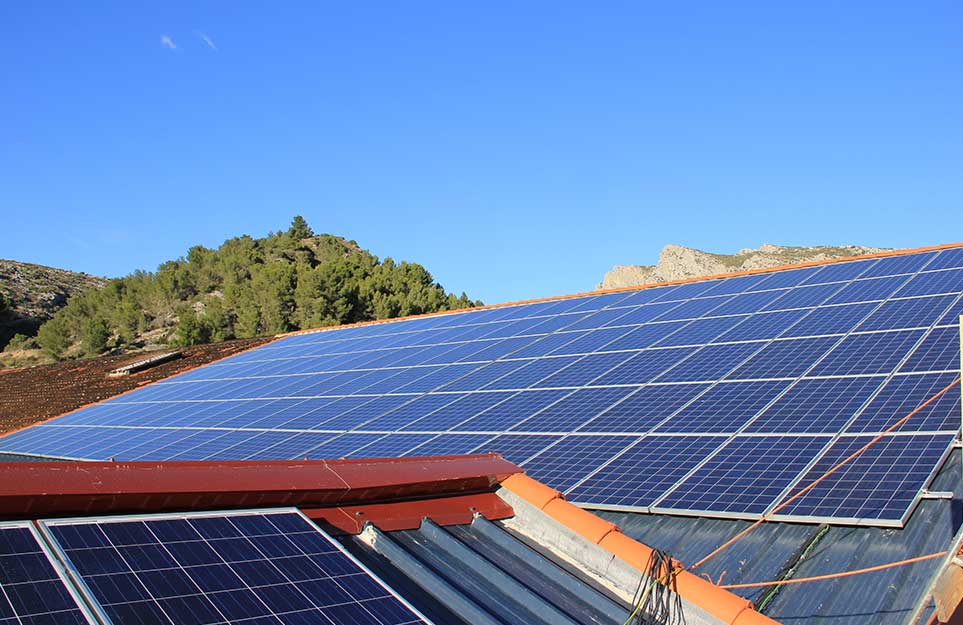 Toiture photovoltaïque sur la cave viticole de Vingrau